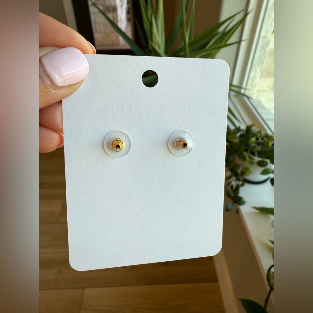 ๐ 2/$20 - Spring Inspired Acrylic Earrings - Picture 11 of 11